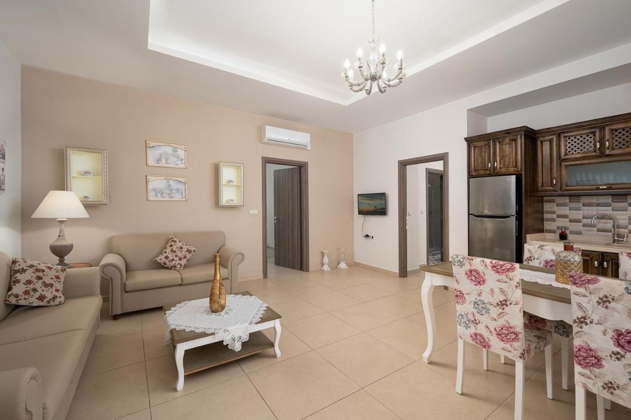 Orelia Cretan Deluxe Apartments カミラリ エクステリア 写真