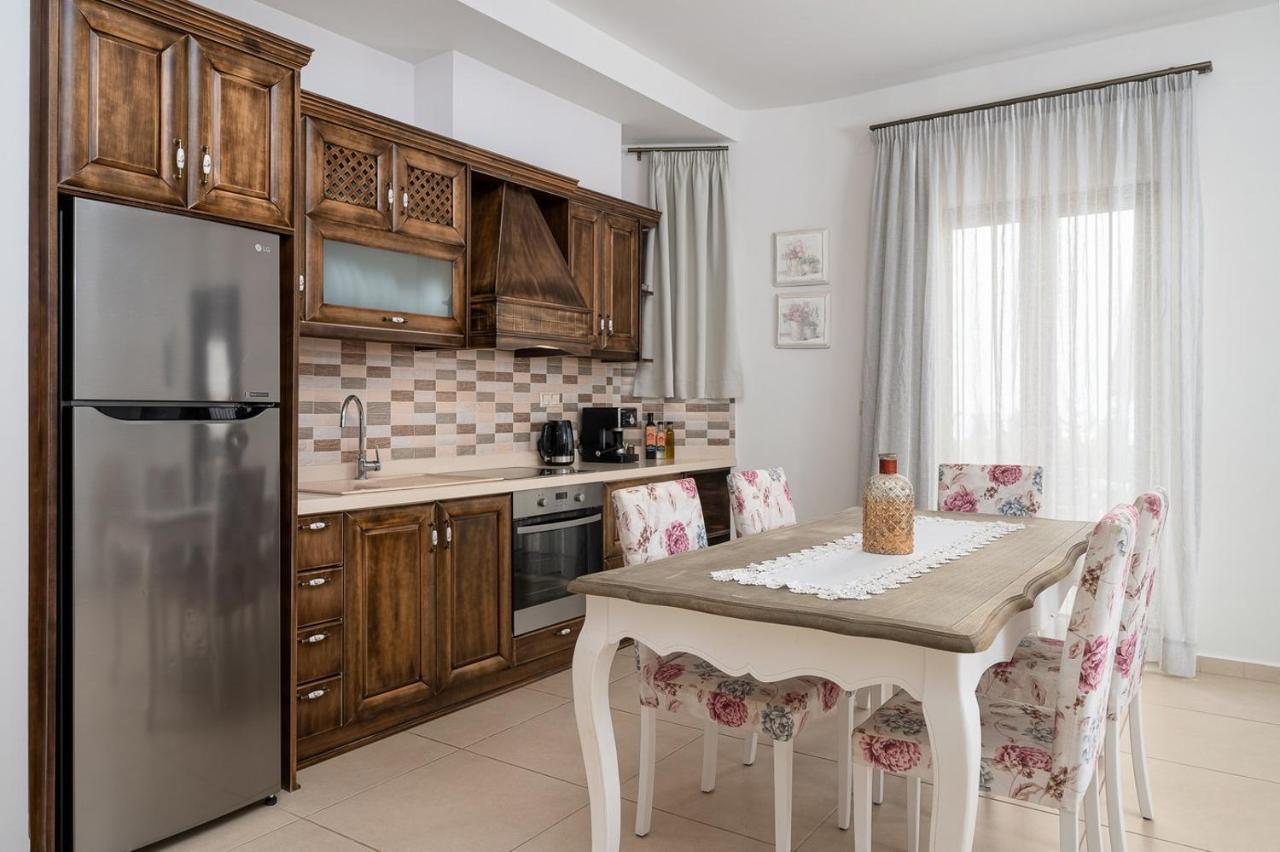Orelia Cretan Deluxe Apartments カミラリ エクステリア 写真