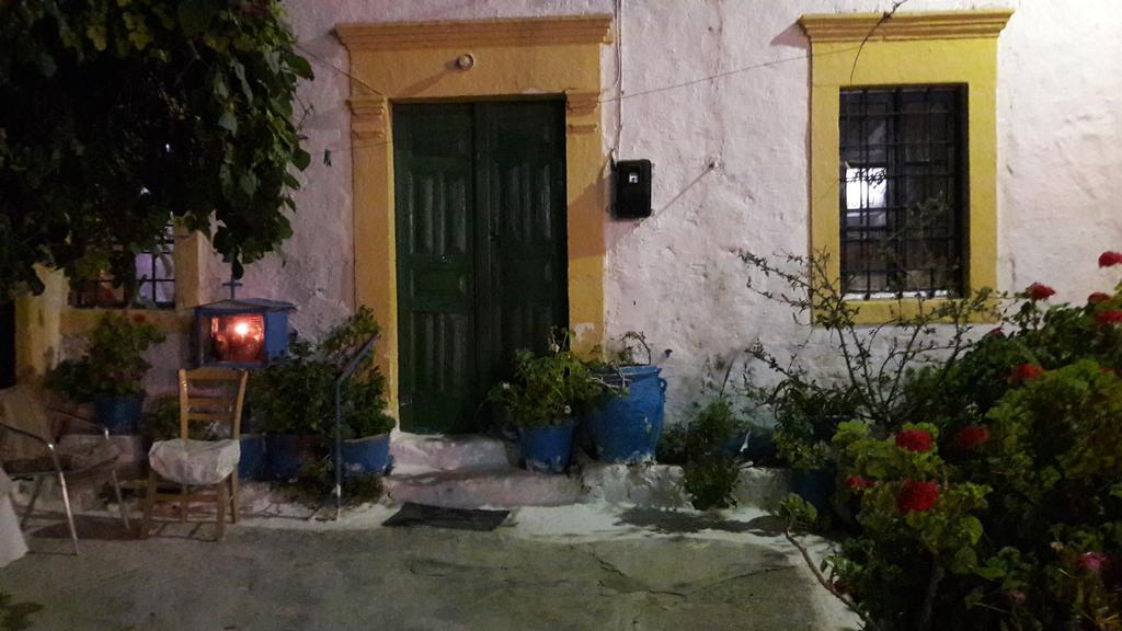 Orelia Cretan Deluxe Apartments カミラリ エクステリア 写真